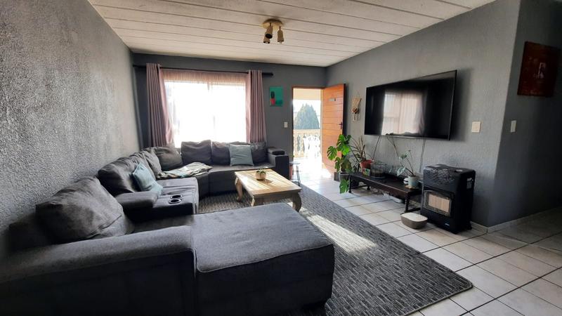 2 Bedroom Property for Sale in Vaalpark Free State